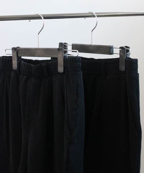 NYLAUS(ナイラス)の「【Nylaus】2026SS 裾カットオフ ベルトループ付き スウェット カーブパンツ バレルパンツ ケミカル加工(スウェットパンツ・メンズ・ブラック系その他/ブラック・M/L/S)」の3枚目の写真