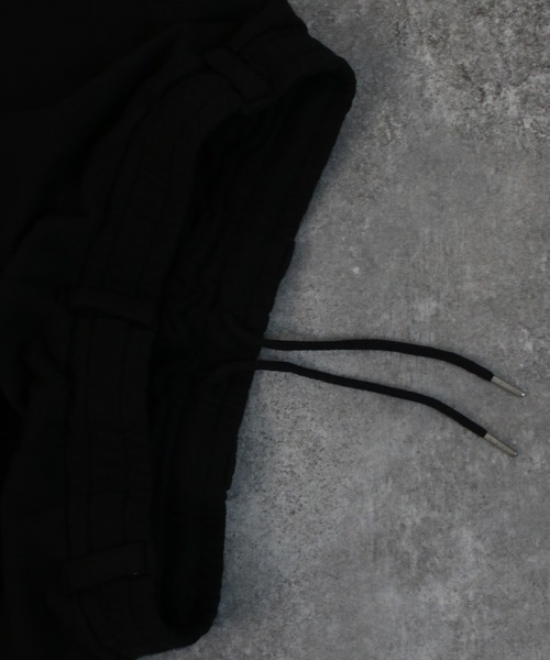 NYLAUS(ナイラス)の「【Nylaus】2026SS 裾カットオフ ベルトループ付き スウェット カーブパンツ バレルパンツ ケミカル加工(スウェットパンツ・メンズ・ブラック系その他/ブラック・M/L/S)」の16枚目の写真