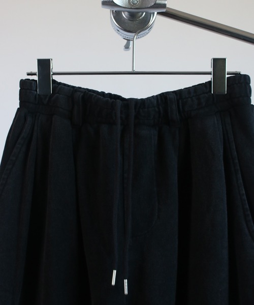 NYLAUS(ナイラス)の「【Nylaus】2026SS 裾カットオフ ベルトループ付き スウェット カーブパンツ バレルパンツ ケミカル加工(スウェットパンツ・メンズ・ブラック系その他/ブラック・M/L/S)」の10枚目の写真