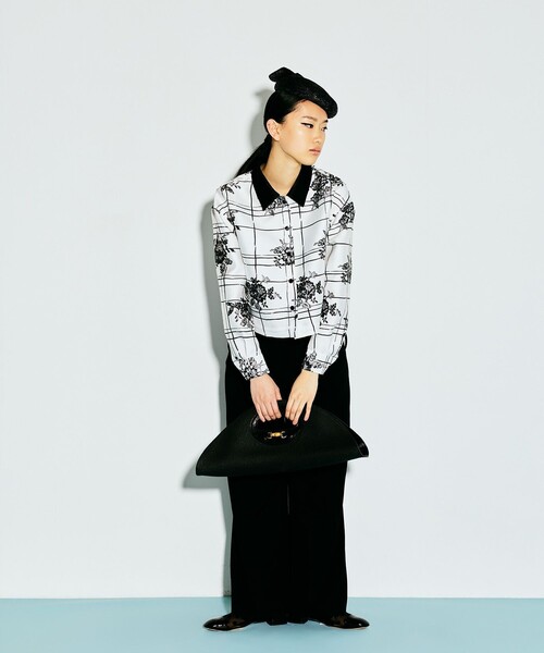 LOULOU WILLOUGHBY（ルルウィルビー）の「【LOULOU WILLOUGHBY】SILK COフラワーチェックシャツブラウス（シャツ/ブラウス・レディース・ホワイト系その他・2）」の3枚目の写真