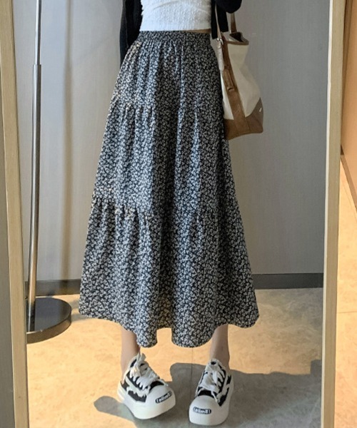 Flugge（フラッジー）の「花柄ロングスカート（スカート・レディース・ブラック・FREE）」の5枚目の写真