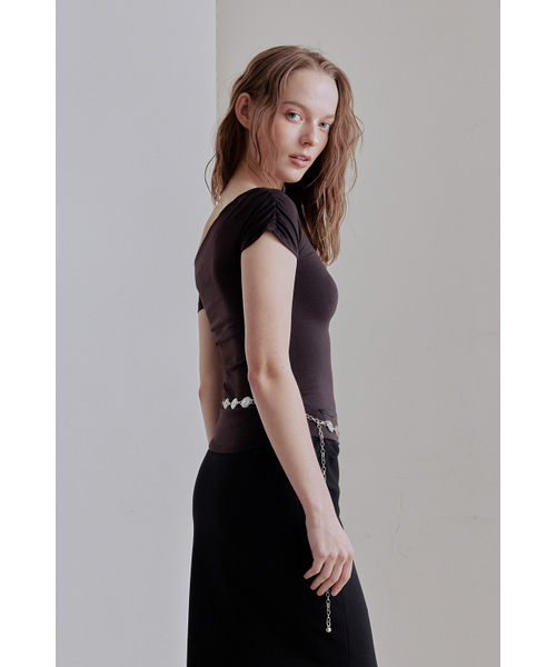 AFTERHOURS（アフターアワーズ）の「UNBALANCED ONE-SHOULDER TOP (DARK BROWN)（Tシャツ/カットソー・レディース・その他・FREE）」の3枚目の写真