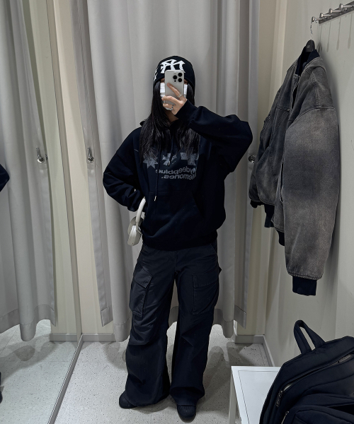 mydeepbluememories（マイディープブルーメモリーズ）の「SYMBOL LOGO GRAPHIC HOODIE (BLACK)（パーカー・レディース・ブラック・FREE/2）」の10枚目の写真
