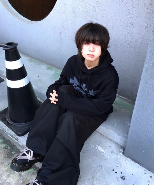 mydeepbluememories（マイディープブルーメモリーズ）の「SYMBOL LOGO GRAPHIC HOODIE (BLACK)（パーカー・レディース・ブラック・FREE/2）」の3枚目の写真