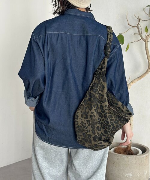 CPCM(シーピーシーエム)の「デニムジップシャツ(シャツ/ブラウス・レディース・ネイビー/ブルー系その他/ブラック/ブルー・MEDIUM/LARGE)」の19枚目の写真