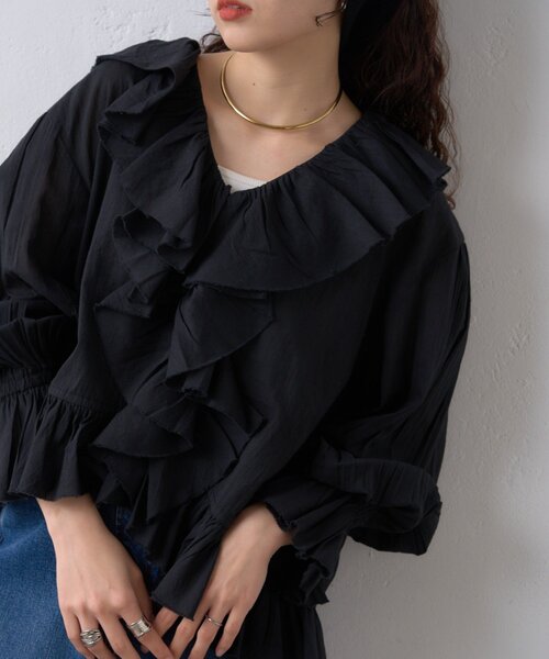 WILLOW（ウィロー）の「【willow】ラッフルフリルブラウス（シャツ/ブラウス・レディース・ブラック/ホワイト・ONE SIZE）」の2枚目の写真