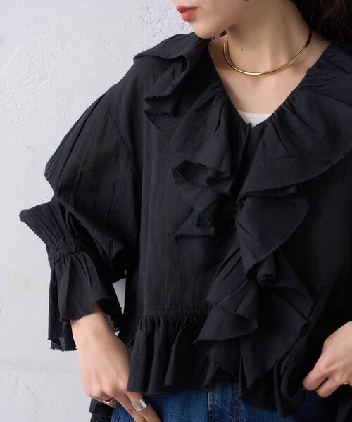 WILLOW（ウィロー）の「【willow】ラッフルフリルブラウス（シャツ/ブラウス・レディース・ブラック/ホワイト・ONE SIZE）」の7枚目の写真