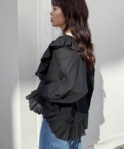 WILLOW（ウィロー）の「【willow】ラッフルフリルブラウス（シャツ/ブラウス・レディース・ブラック/ホワイト・ONE SIZE）」の13枚目の写真