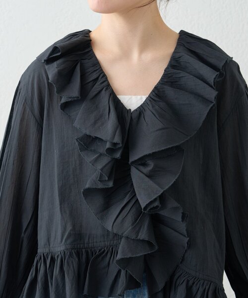 WILLOW（ウィロー）の「【willow】ラッフルフリルブラウス（シャツ/ブラウス・レディース・ブラック/ホワイト・ONE SIZE）」の21枚目の写真