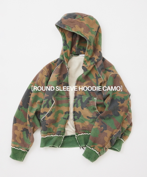 JOURNAL STANDARD（ジャーナルスタンダード）の「ラウンド スリーブ フーディ “カモ柄”（パーカー・メンズ・ベージュ/カーキ・MEDIUM/LARGE）」の2枚目の写真