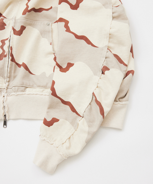 JOURNAL STANDARD（ジャーナルスタンダード）の「ラウンド スリーブ フーディ “カモ柄”（パーカー・メンズ・ベージュ/カーキ・MEDIUM/LARGE）」の4枚目の写真