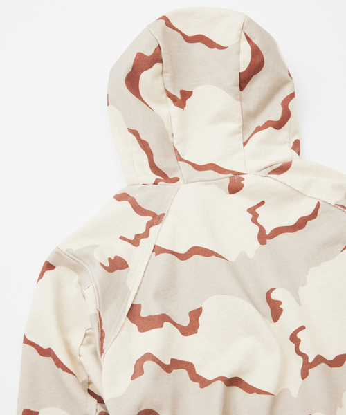 JOURNAL STANDARD（ジャーナルスタンダード）の「ラウンド スリーブ フーディ “カモ柄”（パーカー・メンズ・ベージュ/カーキ・MEDIUM/LARGE）」の7枚目の写真