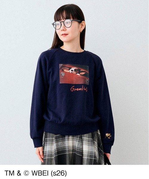 IEDIT(イディット)の「IEDIT グレムリン/「ギズモ」といつでもいっしょ フォトスウェット(スウェット・レディース・レッド/ダークネイビー・LL/L/M/3L)」の2枚目の写真