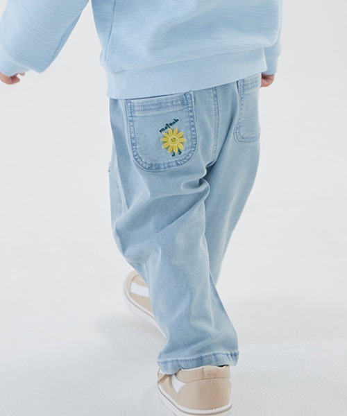 moimoln（モイモルン）の「Park刺繍デニムパンツ（デニムパンツ・キッズ・ブルー/ライトブルー・90cm/100cm/110cm/120cm/130cm）」の2枚目の写真