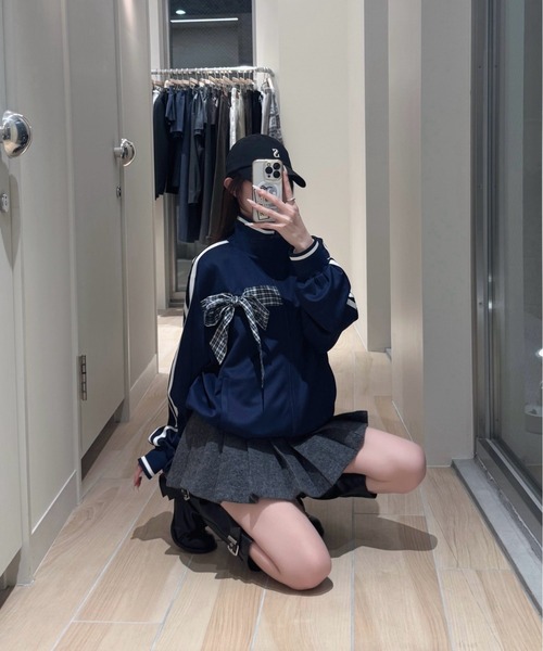 nemne store（ネンネストア）の「リブラインリボントラックジャケット（その他アウター・レディース・ネイビー/コーラルピンク/アイボリー/ブラック・SMALL/MEDIUM）」の3枚目の写真