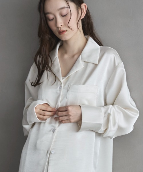 feepur(フェピュール)の「オープンカラーサテンシャツ(シャツ/ブラウス・レディース・ブラック/アイボリー・MEDIUM)」の14枚目の写真