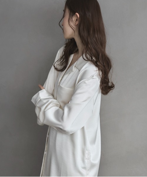 feepur(フェピュール)の「オープンカラーサテンシャツ(シャツ/ブラウス・レディース・ブラック/アイボリー・MEDIUM)」の16枚目の写真