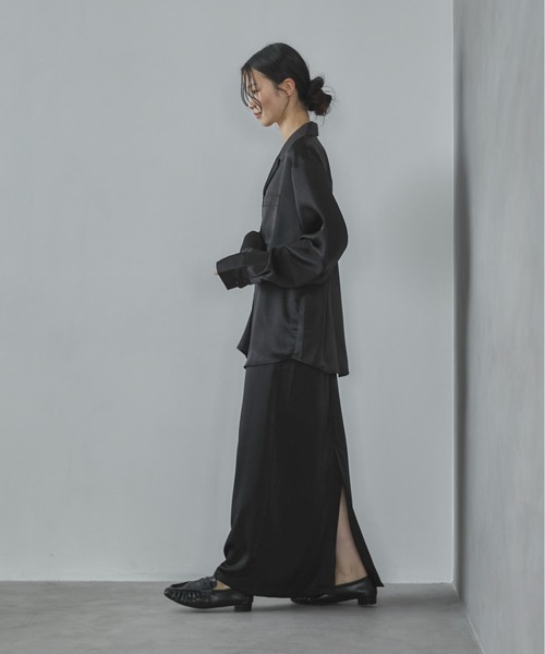 feepur(フェピュール)の「オープンカラーサテンシャツ(シャツ/ブラウス・レディース・ブラック/アイボリー・MEDIUM)」の20枚目の写真