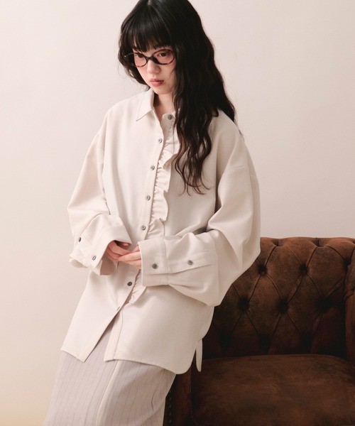 loin nuit(ロワンニュイ)の「nuance frill shirt / ニュアンスフリルシャツ(シャツ/ブラウス・レディース・ブルー/ブラック/アイボリー・FREE)」の4枚目の写真