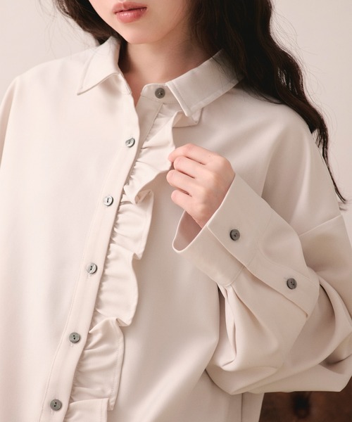 loin nuit(ロワンニュイ)の「nuance frill shirt / ニュアンスフリルシャツ(シャツ/ブラウス・レディース・ブルー/ブラック/アイボリー・FREE)」の8枚目の写真