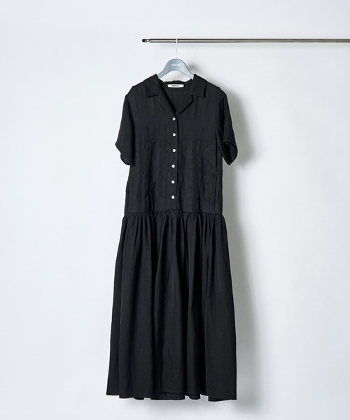 RUMCHE(ラムシェ)の「Tapa Pattern Embroidery Dress / タパエンブロイダリードレス(ワンピース・レディース・ブラック・FREE)」の1枚目の写真