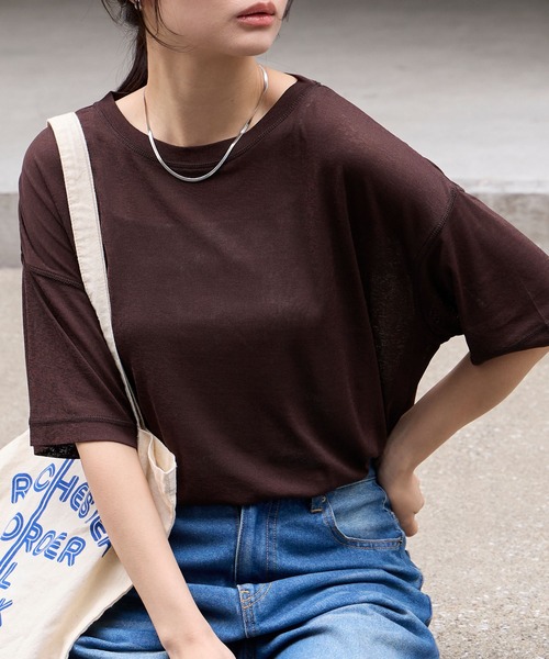 MONO-MART(モノマート)の「【クールスマートウォッシュ】フローティ シアー 半袖 Tシャツ (接触冷感・毛玉防止・イージーケア)(Tシャツ/カットソー・レディース・ブラウン/ライトブルー/ブラック/ネイビー/ミント/ベージュ/ライトイエロー/チャコールグレー/グレー/オフホワイト/キャメル/レッド/ピンク・FREE)」の5枚目の写真