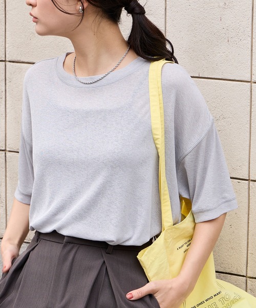 MONO-MART(モノマート)の「【クールスマートウォッシュ】フローティ シアー 半袖 Tシャツ (接触冷感・毛玉防止・イージーケア)(Tシャツ/カットソー・レディース・ブラウン/ライトブルー/ブラック/ネイビー/ミント/ベージュ/ライトイエロー/チャコールグレー/グレー/オフホワイト/キャメル/レッド/ピンク・FREE)」の4枚目の写真