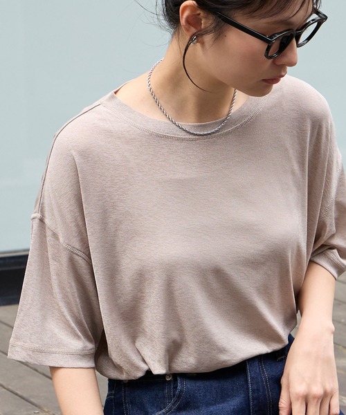 MONO-MART(モノマート)の「【クールスマートウォッシュ】フローティ シアー 半袖 Tシャツ (接触冷感・毛玉防止・イージーケア)(Tシャツ/カットソー・レディース・ブラウン/ライトブルー/ブラック/ネイビー/ミント/ベージュ/ライトイエロー/チャコールグレー/グレー/オフホワイト/キャメル/レッド/ピンク・FREE)」の14枚目の写真