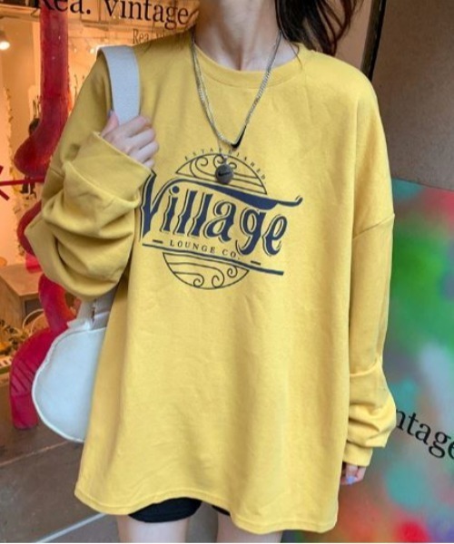 Lips(リップス)の「ゆるっと着られるビッグシルエット!韓国ストリート風ロゴプリントロングTシャツ(スウェット・レディース・ライトグレー/チャコールグレー/イエロー・FREE)」の10枚目の写真