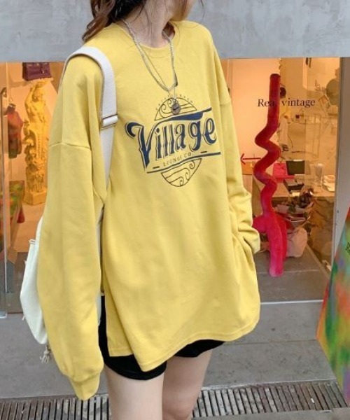 Lips(リップス)の「ゆるっと着られるビッグシルエット!韓国ストリート風ロゴプリントロングTシャツ(スウェット・レディース・ライトグレー/チャコールグレー/イエロー・FREE)」の11枚目の写真