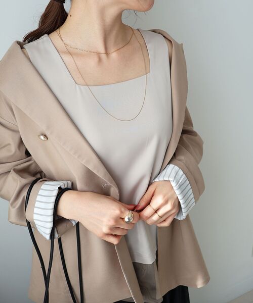 le.coeur blanc（ルクールブラン）の「サテン×スムース 裾チュールタンク（タンクトップ・レディース・グレイッシュベージュ/ブラック/オフホワイト・38）」の8枚目の写真