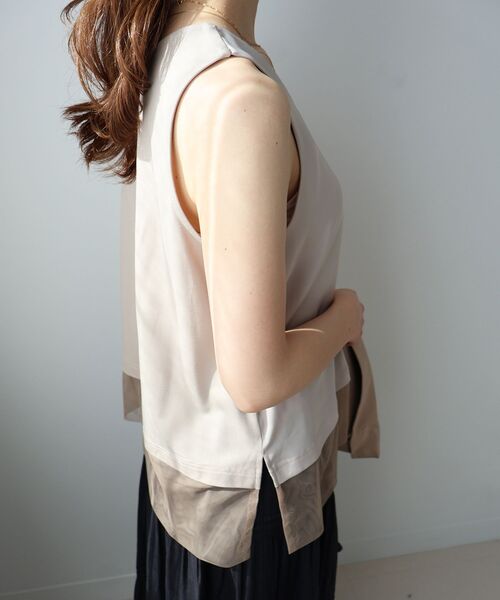 le.coeur blanc（ルクールブラン）の「サテン×スムース 裾チュールタンク（タンクトップ・レディース・グレイッシュベージュ/ブラック/オフホワイト・38）」の12枚目の写真