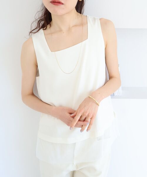 le.coeur blanc（ルクールブラン）の「サテン×スムース 裾チュールタンク（タンクトップ・レディース・グレイッシュベージュ/ブラック/オフホワイト・38）」の17枚目の写真