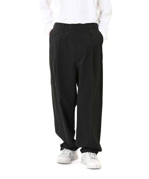 NEW BALANCE(ニューバランス)の「タックパンツ(スウェットパンツ・メンズ・ベージュ/ライトブルーグレー/ブラック・SMALL/MEDIUM/LARGE/X-LARGE/XX-LARGE)」の2枚目の写真