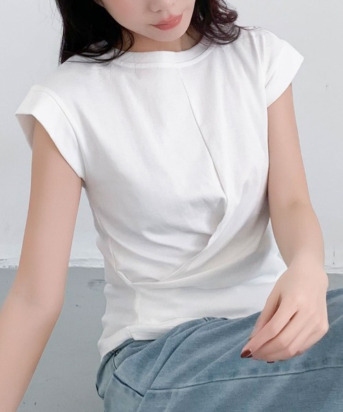 LOWO（ロワ）の「カシュクールデザイン ウエストタック フレンチスリーブ カットソー 半袖（Tシャツ/カットソー・レディース・ブラック/ベージュ/ホワイト・FREE）」の5枚目の写真