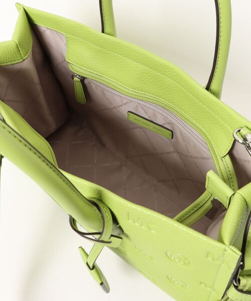 MICHAEL KORS（マイケルコース）の「MIRELLA MD EW TZ SATCHEL Satchel（ハンドバッグ・レディース・ライム・FREE）」の4枚目の写真