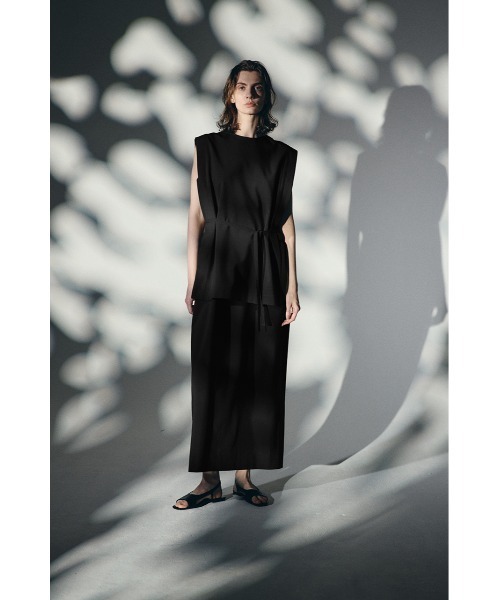 RIM.ARK(リムアーク)の「【PRE ORDER】Square layered dress スクエア レイヤード ドレス(ドレス・レディース・ベージュ/ブラック・36/38)」の1枚目の写真