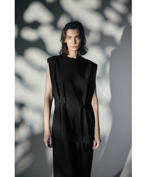 RIM.ARK(リムアーク)の「【PRE ORDER】Square layered dress スクエア レイヤード ドレス(ドレス・レディース・ベージュ/ブラック・36/38)」の3枚目の写真