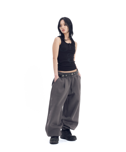 AAKAM（アーカム）の「Line Studded Sweatpants (Dark Gray)（スウェットパンツ・レディース・その他・1/2）」の9枚目の写真