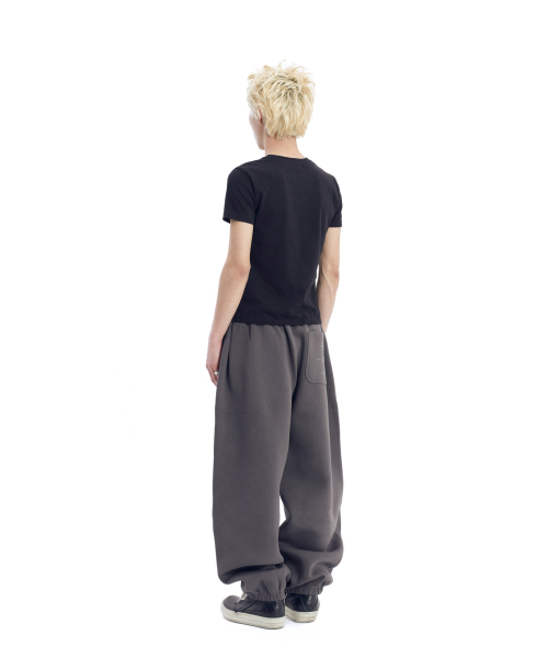 AAKAM（アーカム）の「Line Studded Sweatpants (Dark Gray)（スウェットパンツ・レディース・その他・1/2）」の13枚目の写真