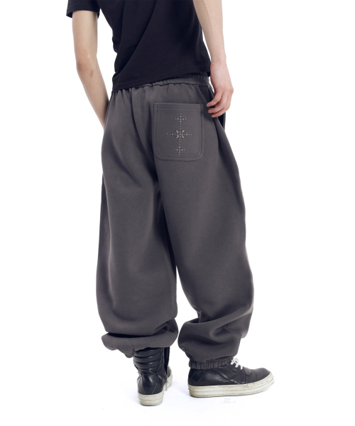 AAKAM（アーカム）の「Line Studded Sweatpants (Dark Gray)（スウェットパンツ・レディース・その他・1/2）」の15枚目の写真