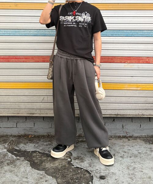 AAKAM（アーカム）の「Line Studded Sweatpants (Dark Gray)（スウェットパンツ・レディース・その他・1/2）」の19枚目の写真