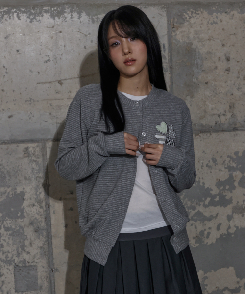 FANCY CLUB(ファンシークラブ)の「クローバーパッチワークカーディガン (GRAY) F25ZA008(カーディガン/ボレロ・レディース・その他・ONE)」の4枚目の写真