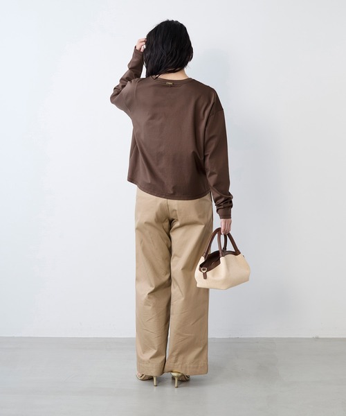 MICA&DEAL(マイカ&ディール)の「ワンポイント刺繍ロングTシャツ(Tシャツ/カットソー・レディース・ホワイト/ブラウン・FREE)」の3枚目の写真