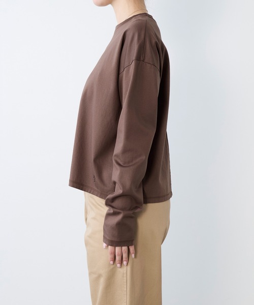 MICA&DEAL(マイカ&ディール)の「ワンポイント刺繍ロングTシャツ(Tシャツ/カットソー・レディース・ホワイト/ブラウン・FREE)」の5枚目の写真