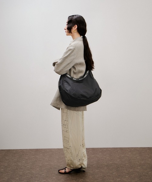 LeSportsac(レスポートサック)の「【LeSportsac for ADAM ET ROPE'】Exclusive Large Sportsac LT(ショルダーバッグ・レディース・ブラック・FREE)」の5枚目の写真