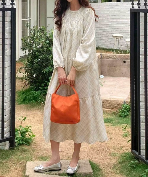 aimoha（アイモハ）の「チェック柄フレアティアードワンピ（ワンピース・レディース・ブルー/ホワイト・FREE）」の5枚目の写真