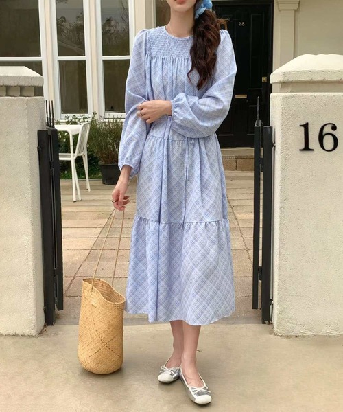aimoha（アイモハ）の「チェック柄フレアティアードワンピ（ワンピース・レディース・ブルー/ホワイト・FREE）」の6枚目の写真