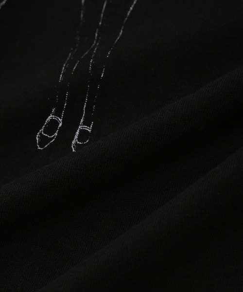 SALON adam et rope'(サロン アダム エ ロペ)の「【Angie La La for SALON】コラボプリントTEE(Tシャツ/カットソー・レディース・ブラック/オフホワイト・FREE)」の4枚目の写真