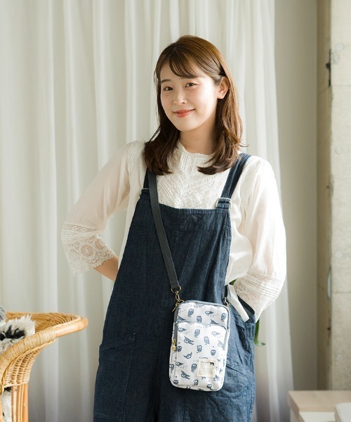 kippis（キッピス）の「総柄コンパクトショルダーバッグ＜撥水加工＞（ショルダーバッグ・レディース・ホワイト系その他3/ホワイト系その他/グリーン系その他/ブルー系その他/グリーン系その他2/ブラック系その他/ホワイト系その他2/ホワイト系その他4/ブルー系その他2・FREE）」の17枚目の写真